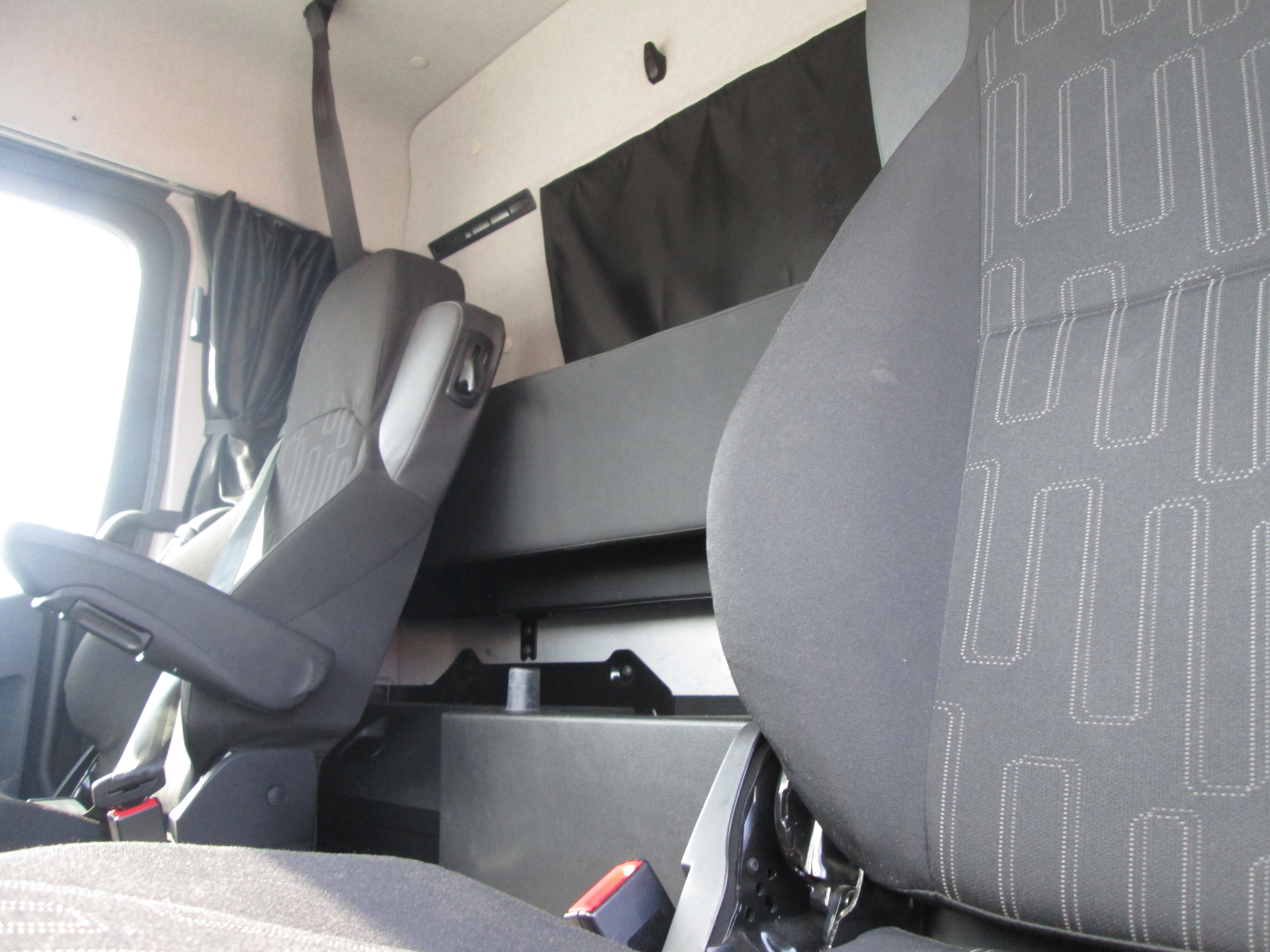 2023 Mercedes Benz AROCS 4152 Twin steer 8x4 flat deck Equipped with rear mount PK63002 EH crane - Image 18