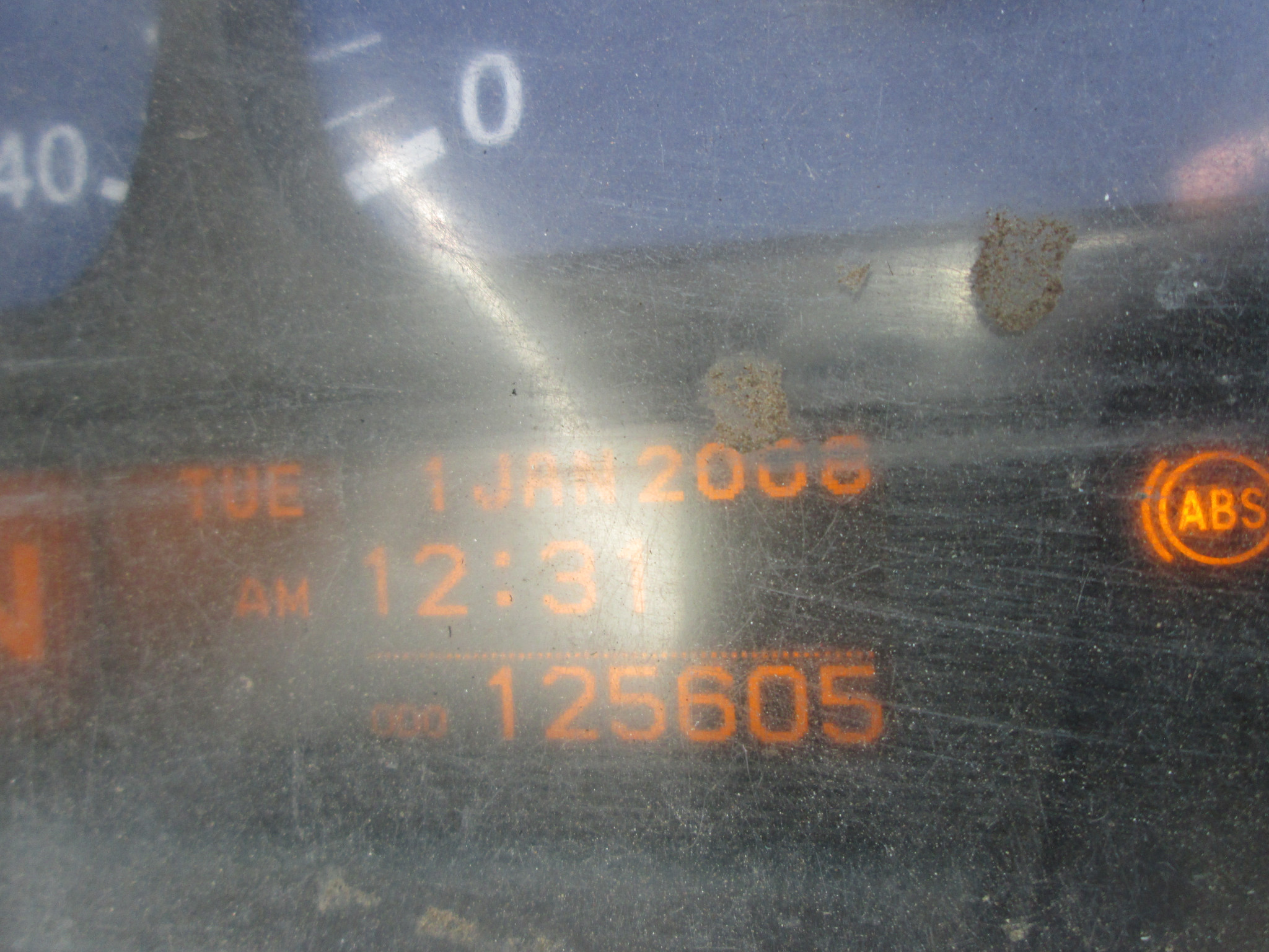 2015 UD QUON GW26-450 TRUCK TRACTOR 125605KM - Image 9