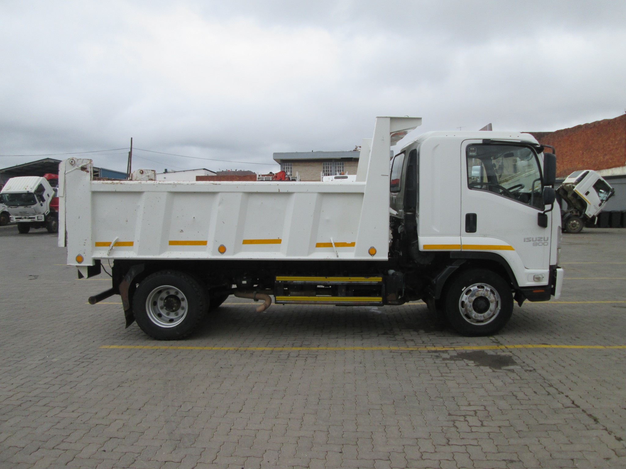 2018 ISUZU FSR800 6CUBE TIPPER - Image 8