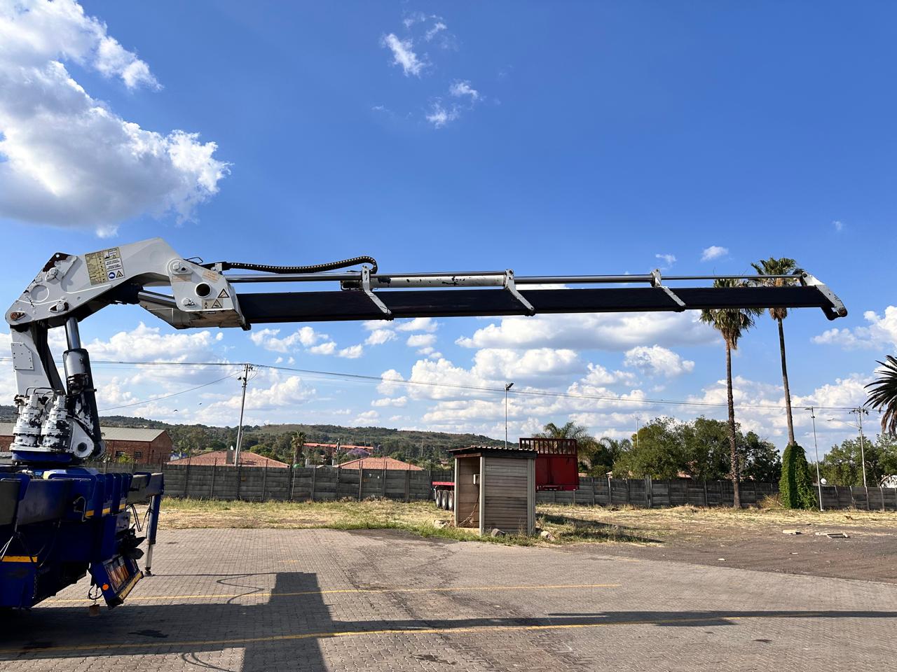 2001 MERCEDES BENZ 3235 ACTROS MP1 TWINSTEER 12TON DROPSIDE  WITH PESCI SPE560 CRANE - Image 9