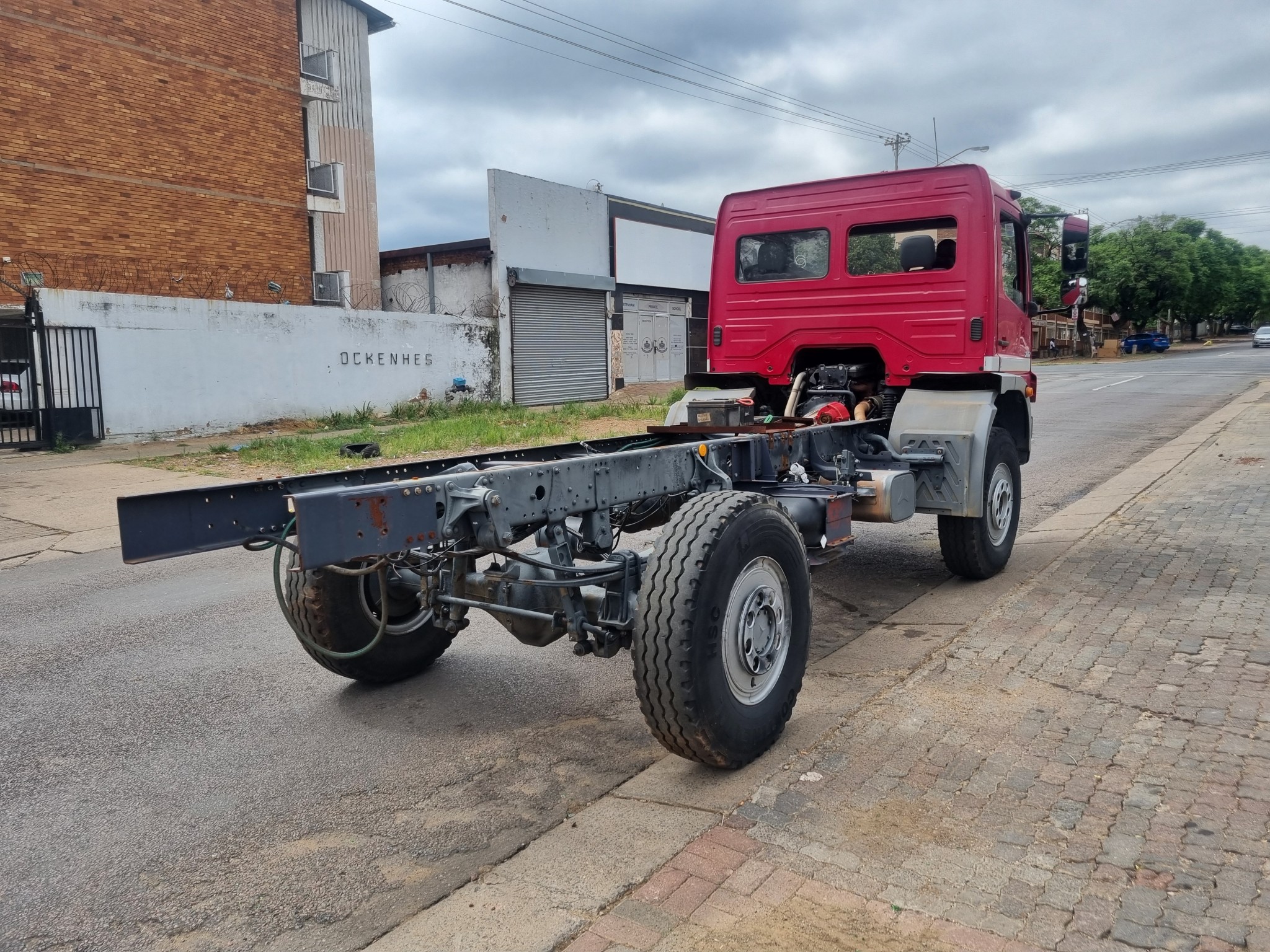 2007 MERCEDES BENZ 1017 4X4 CHASSIS CAB - Image 7