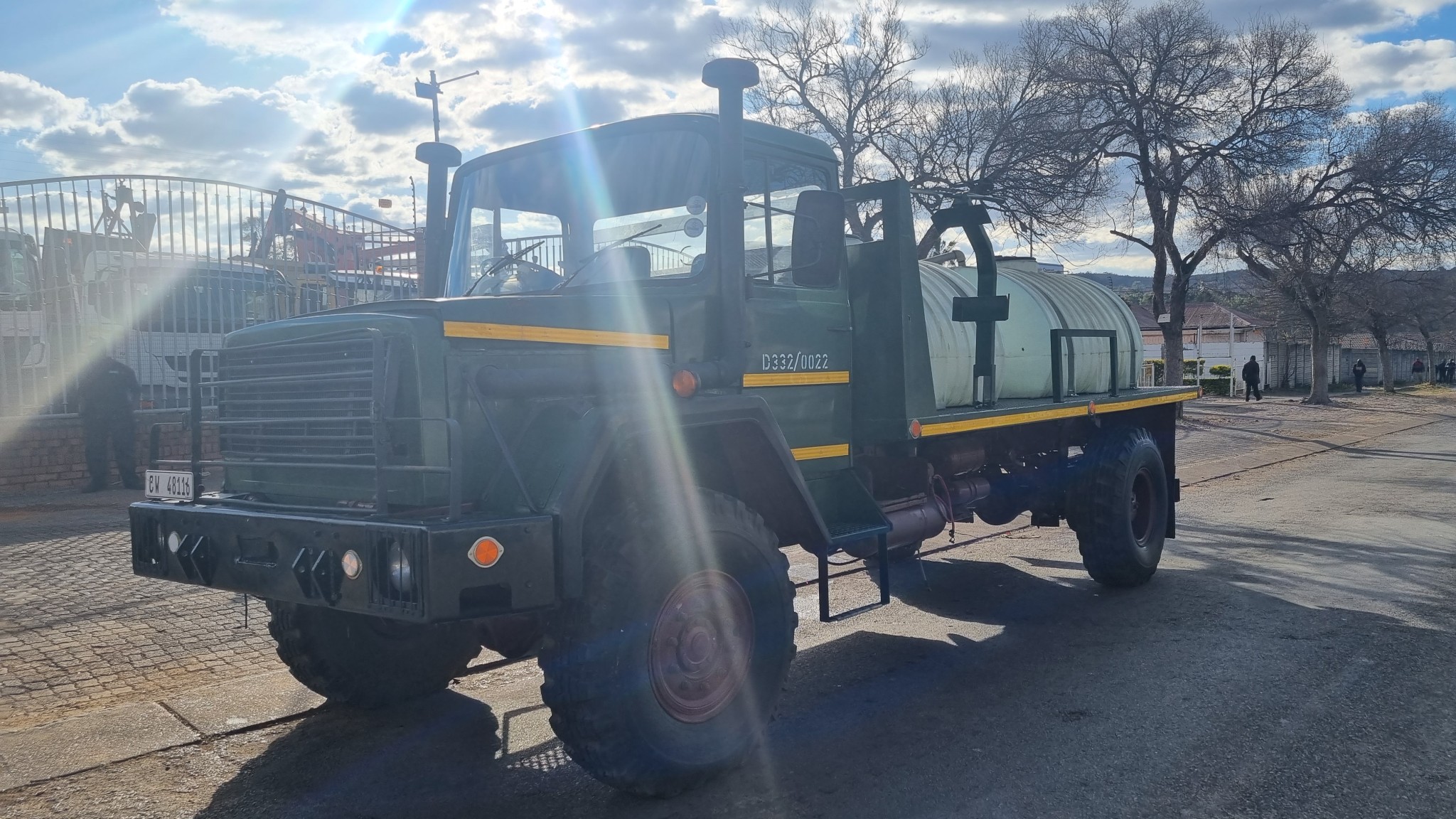 1981 SAMIL 50 4X4 FLATDECK WITH THE WATER TANKS - Image 3