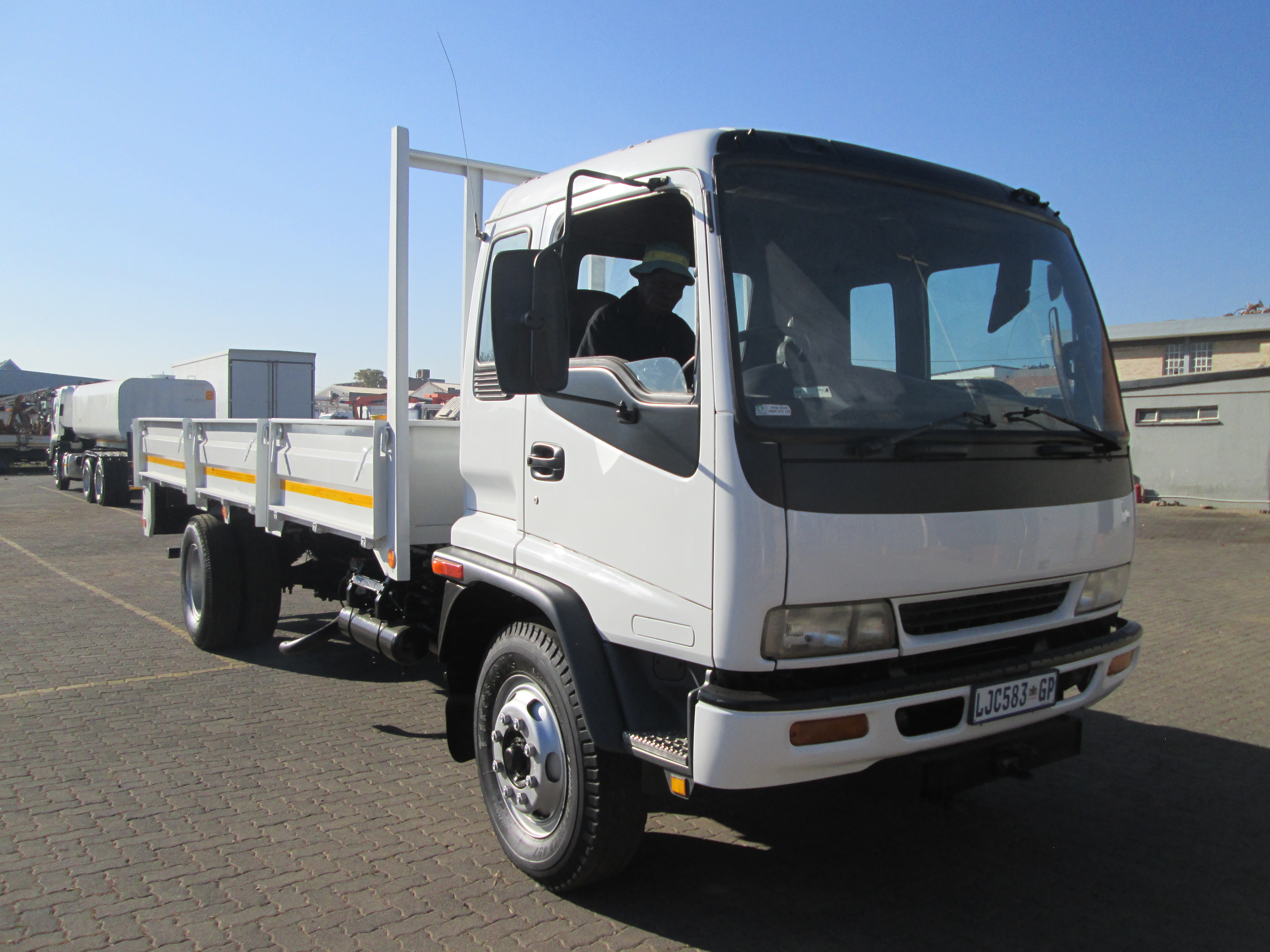 2000 ISUZU FTR800 8TON DROPSIDE BODY TRUCK - 099241KM