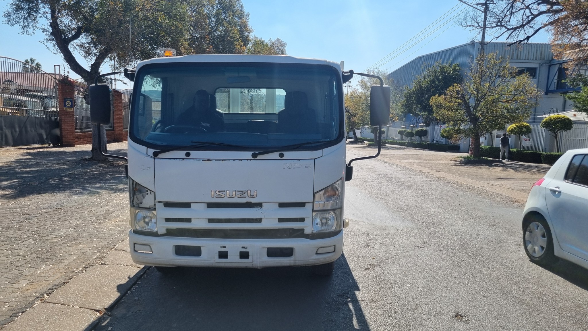2012 ISUZU NPR400 4TON DROPSIDE BODY TRUCK - Image 3