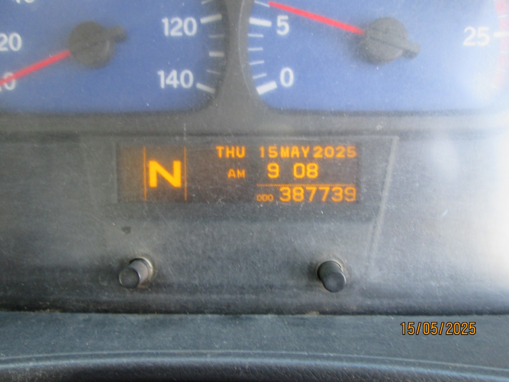 2015 UD QUON GW26-450 TRUCK TRACTOR - Image 9