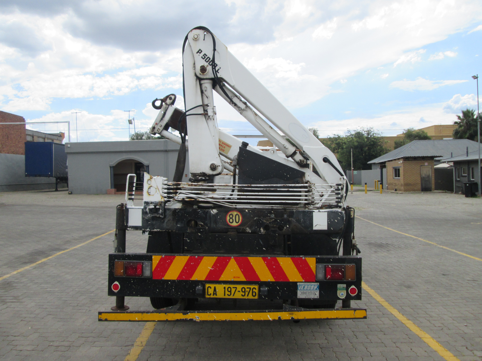 1999 ISUZU NPR300 3TON DROPSIDE WITH BONFIGLIOLI  P5000L CRANE - Image 6