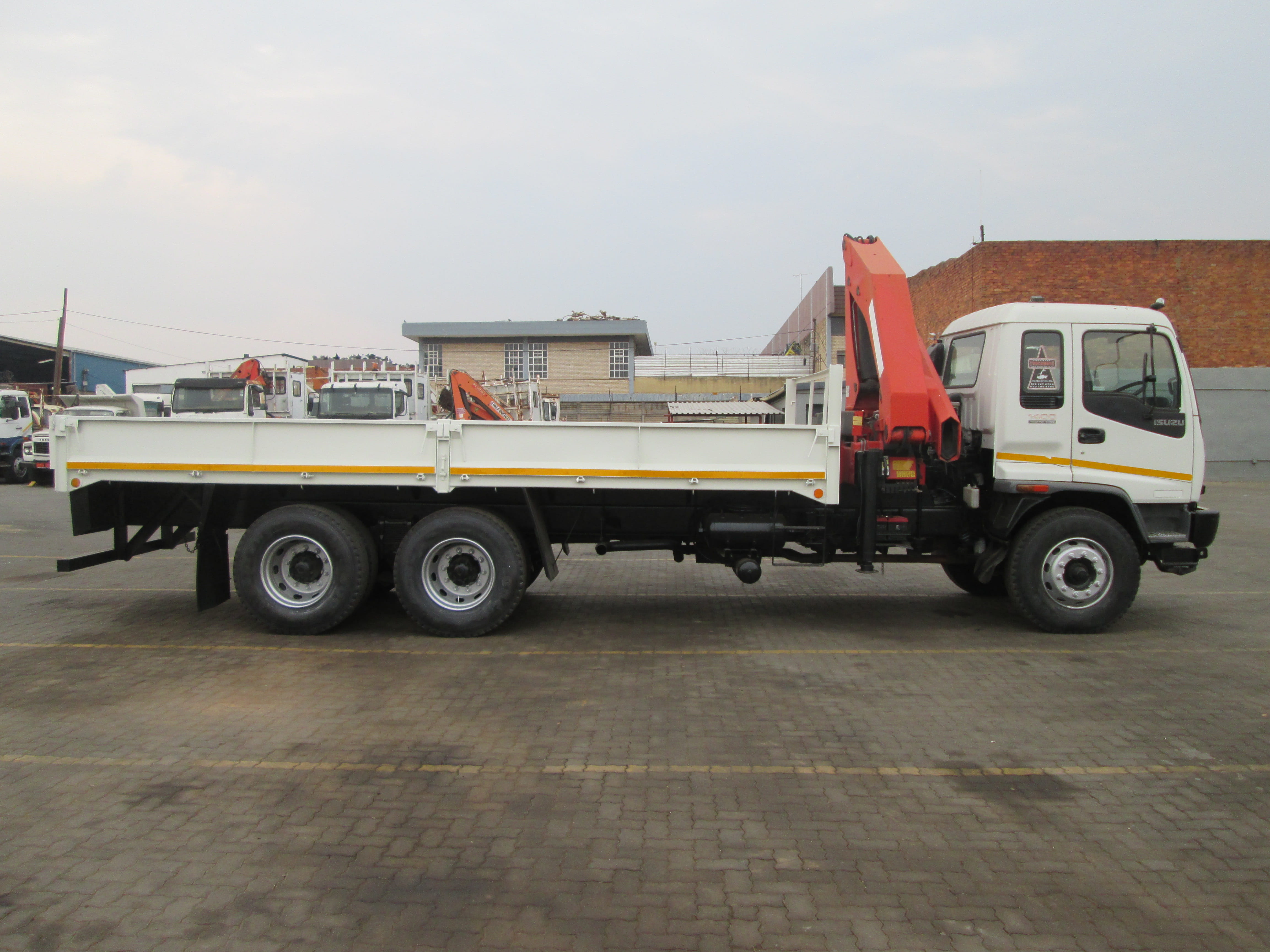 2003 ISUZU FVZ1400 14TON DROPSIDE WITH PALFINGER PK 18080 CRANE  - Image 8