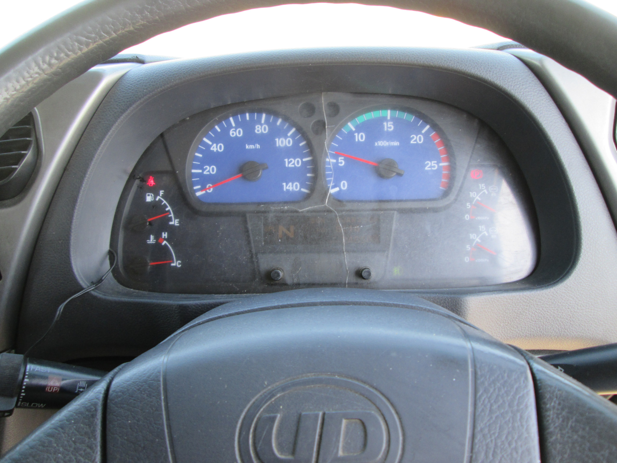 2018 UD QUON GW26-450 TRUCK TRACTOR 246563KM - Image 12