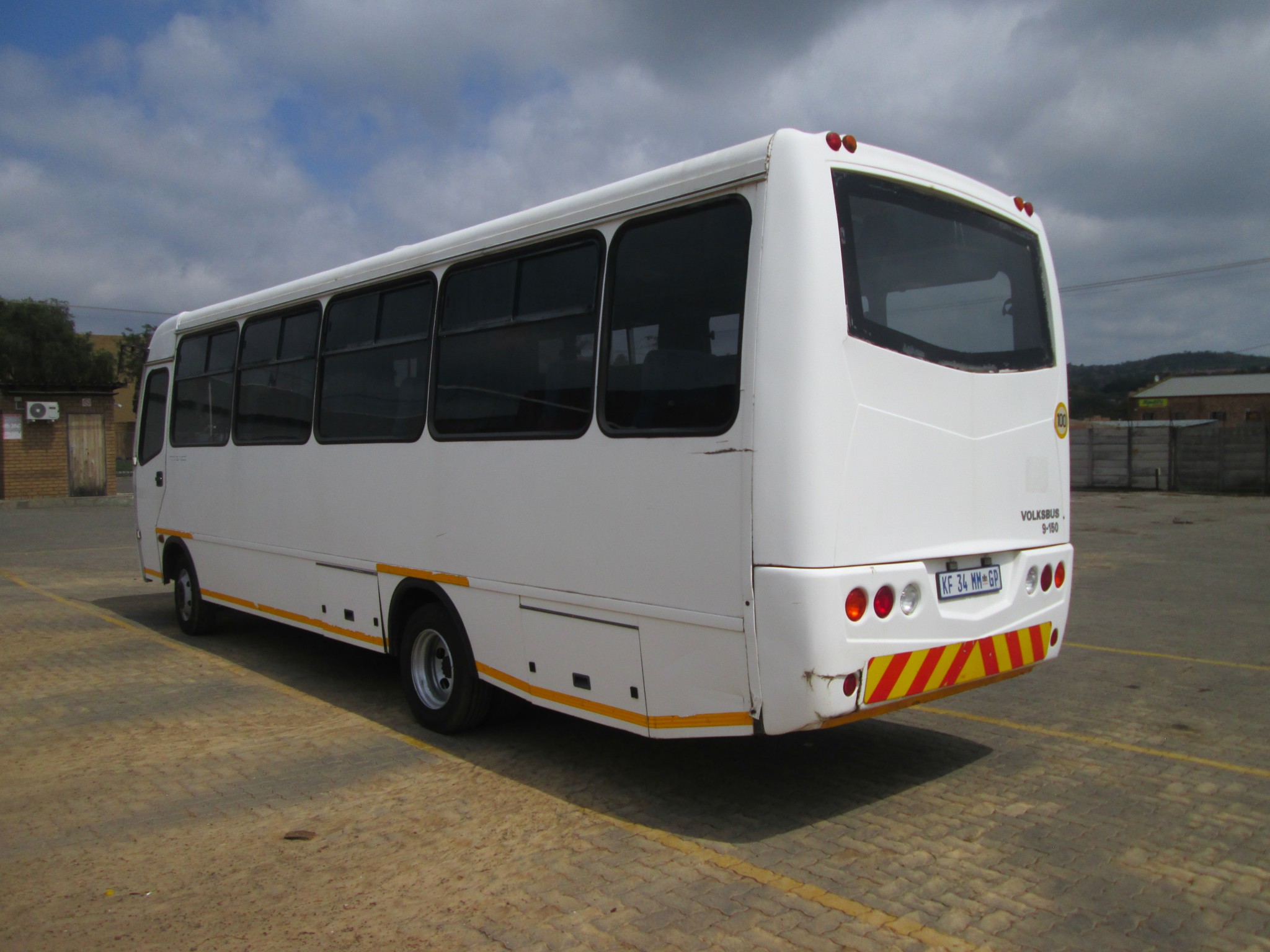 2010 VOLKSBUS 9-150 32 SEATER BUS - Image 5