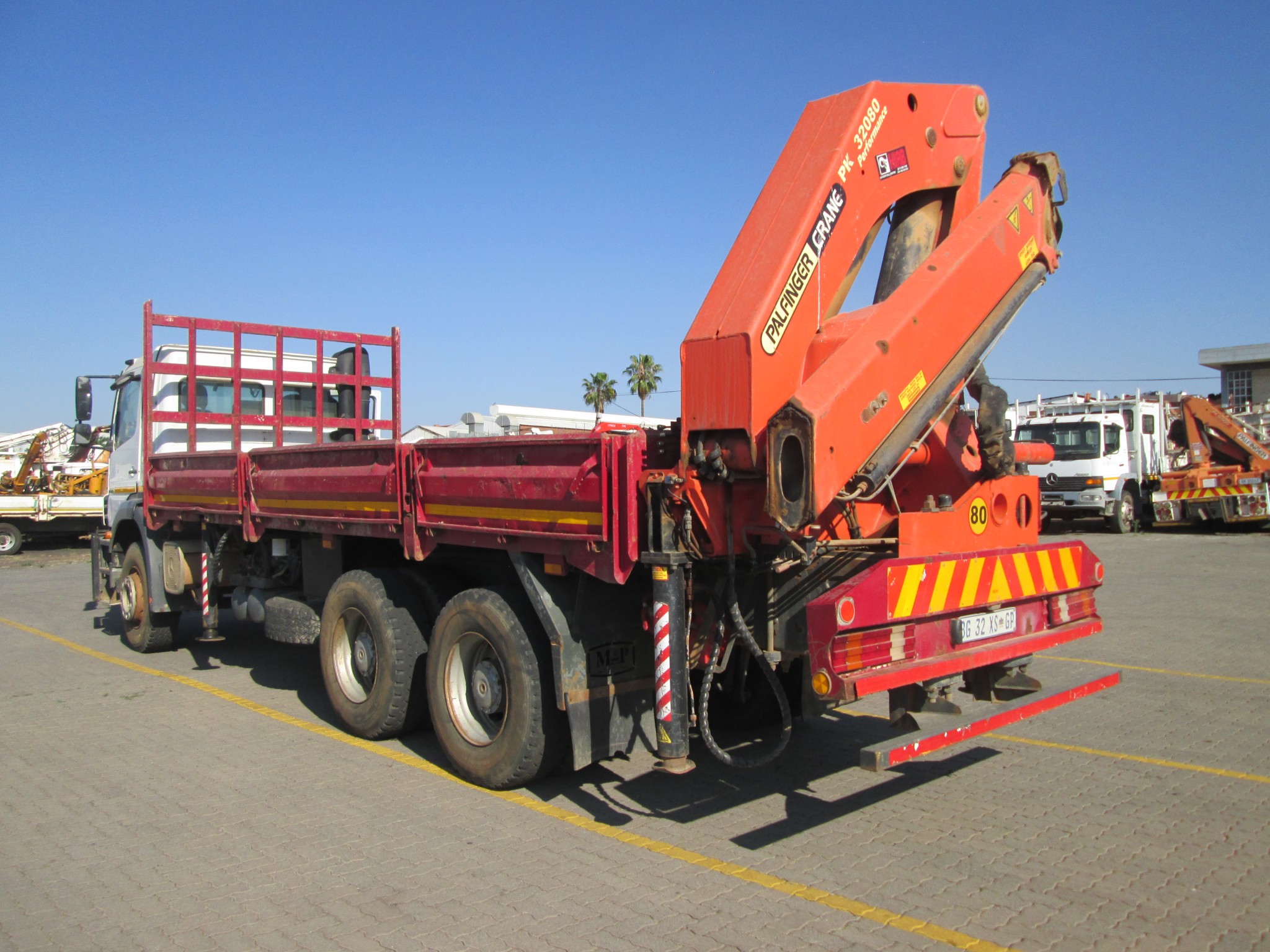 2011 MERCEDES BENZ 2628 AXOR 12TON DROPSIDE WITH PK32080 - Image 5