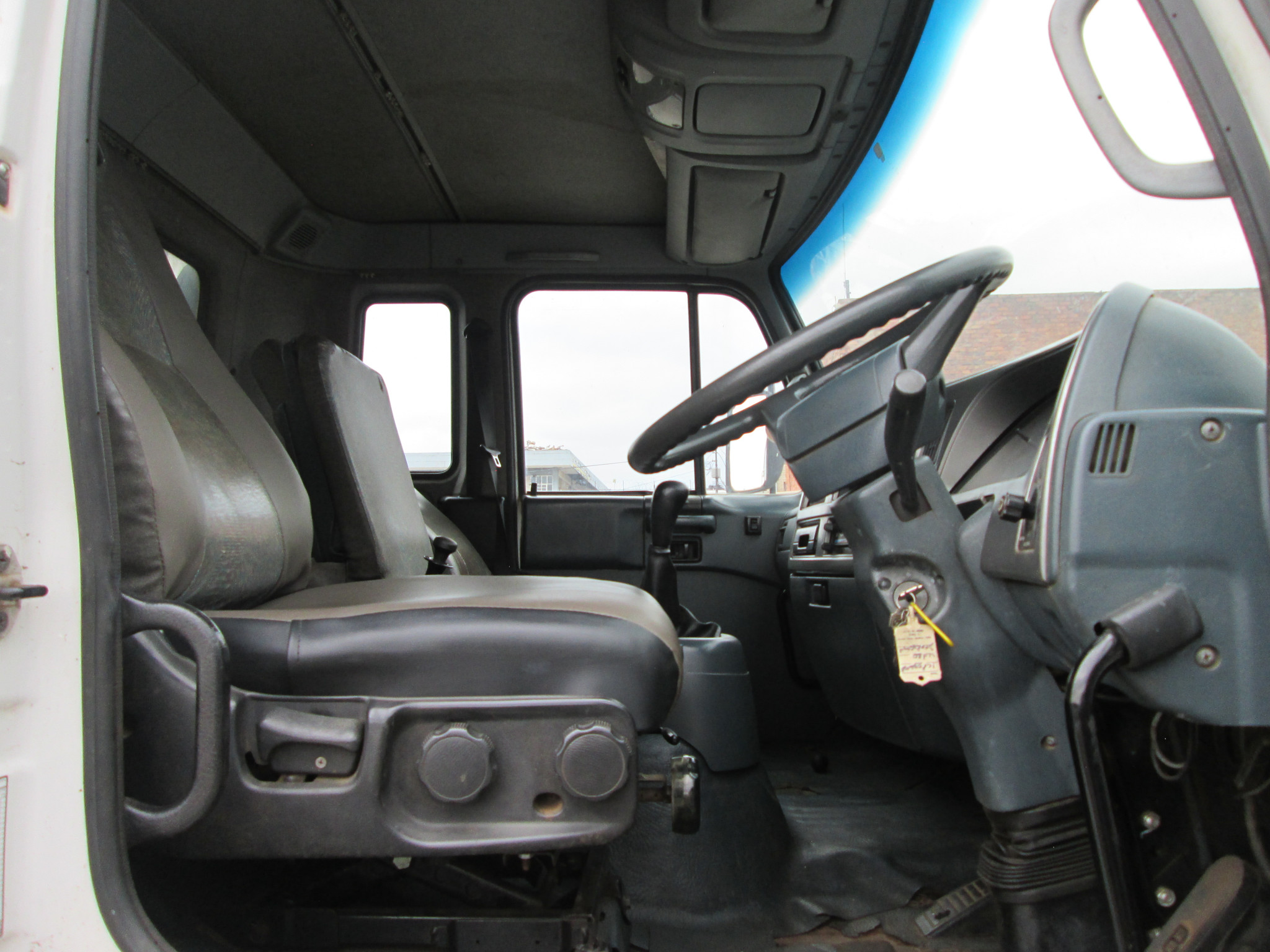 2011 UD TRUCK UD80 8TON DROPSIDE WITH FASSI F65 CRANE & CREWCAB - Image 10