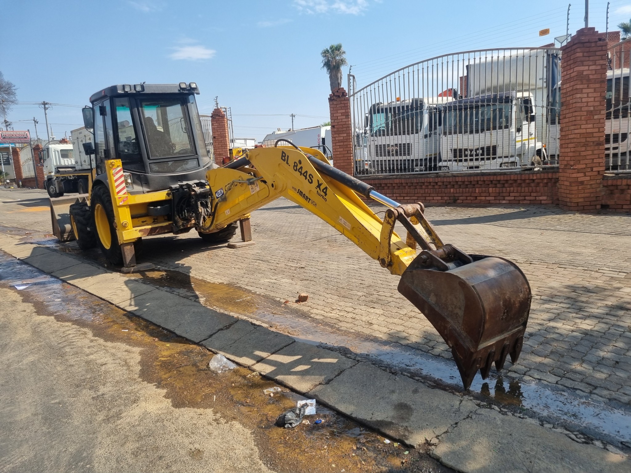 2019 MANITOU BL 844S X4  GEHL TLB - Image 7