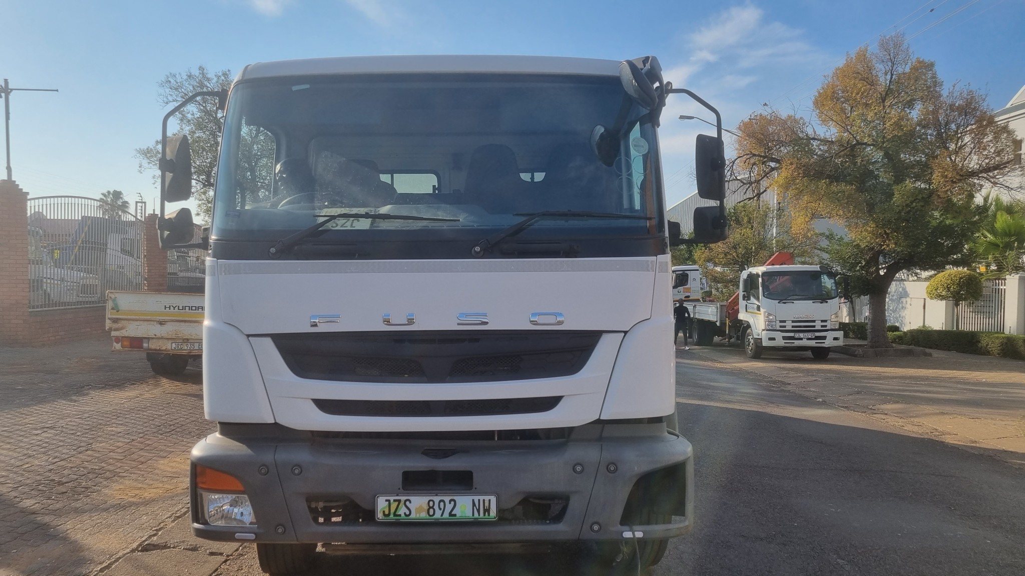 2018 FUSO FJ16-230 12 CUBE COMPACTOR - Image 2