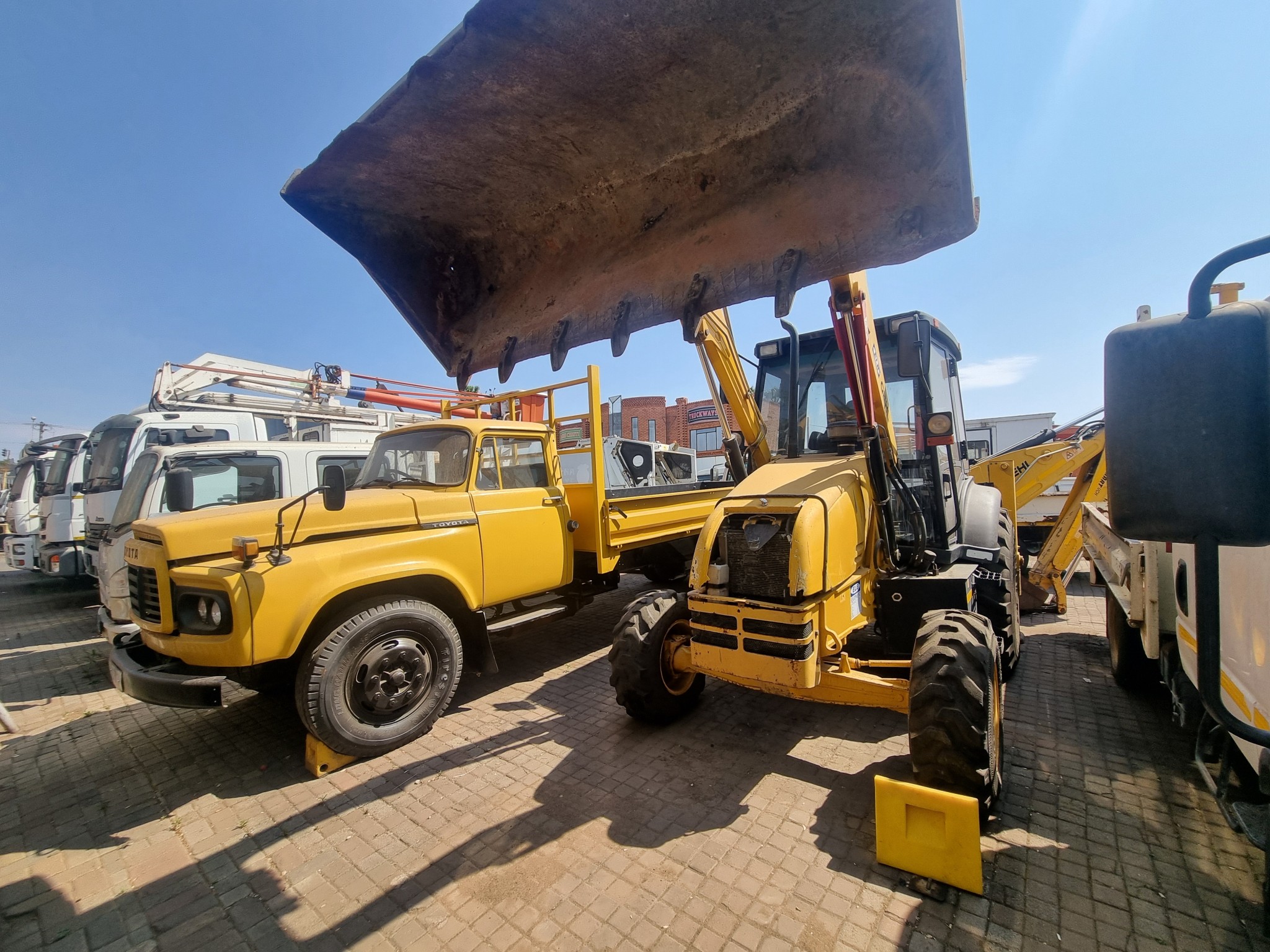 2019 MANITOU BL 844S X4  GEHL TLB - Image 3