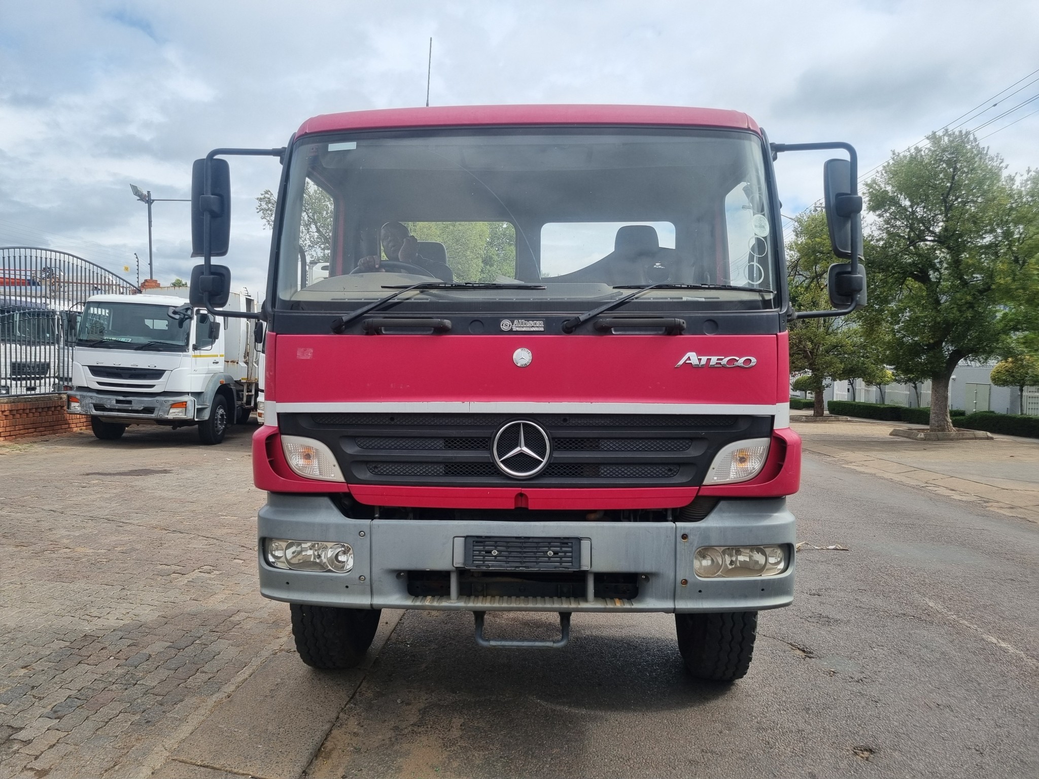 2007 MERCEDES BENZ 1017 4X4 CHASSIS CAB - Image 2