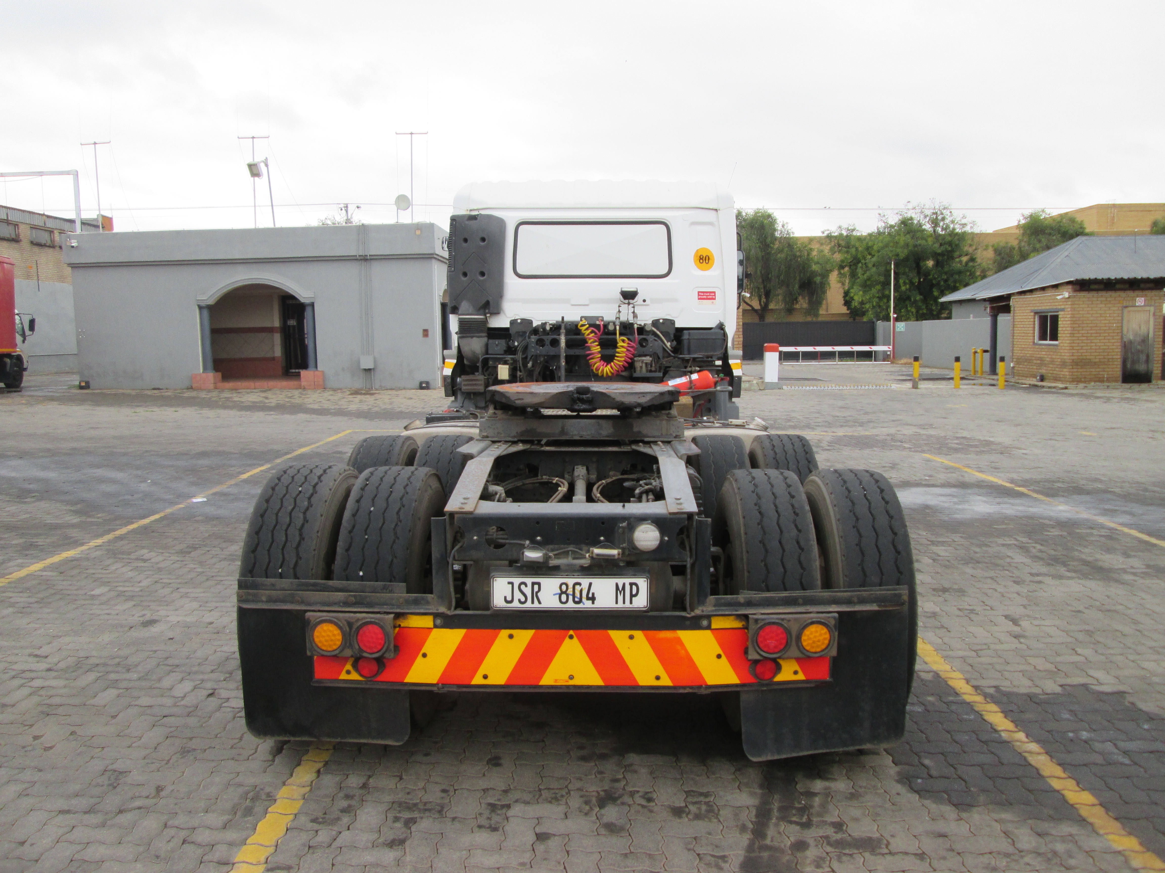 2019 UD QUON GW26-450 TRUCK TRACTOR 279924KM - Image 6