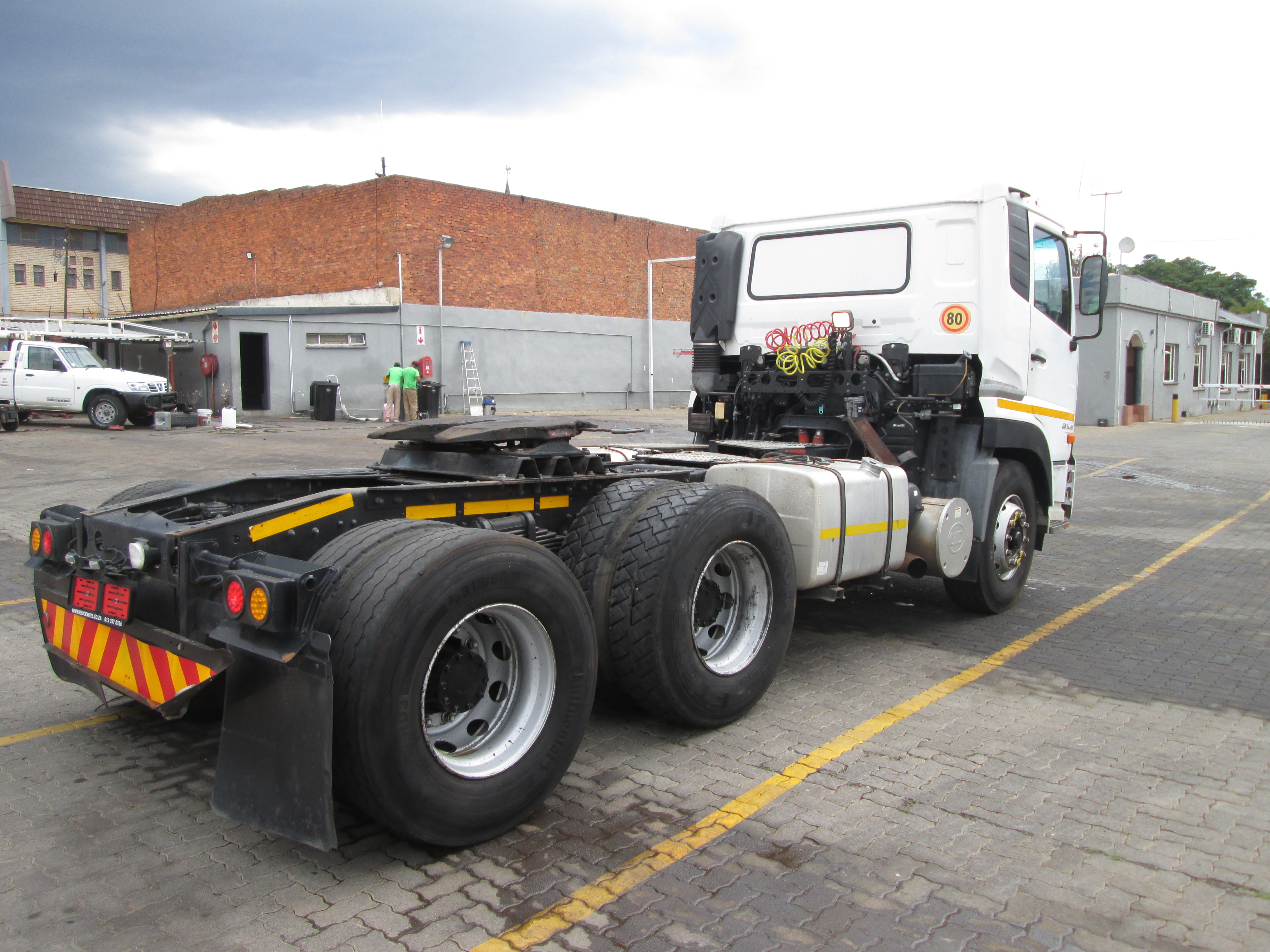2018 UD QUON GW26-450 TRUCK TRACTOR 311225KM - Image 7