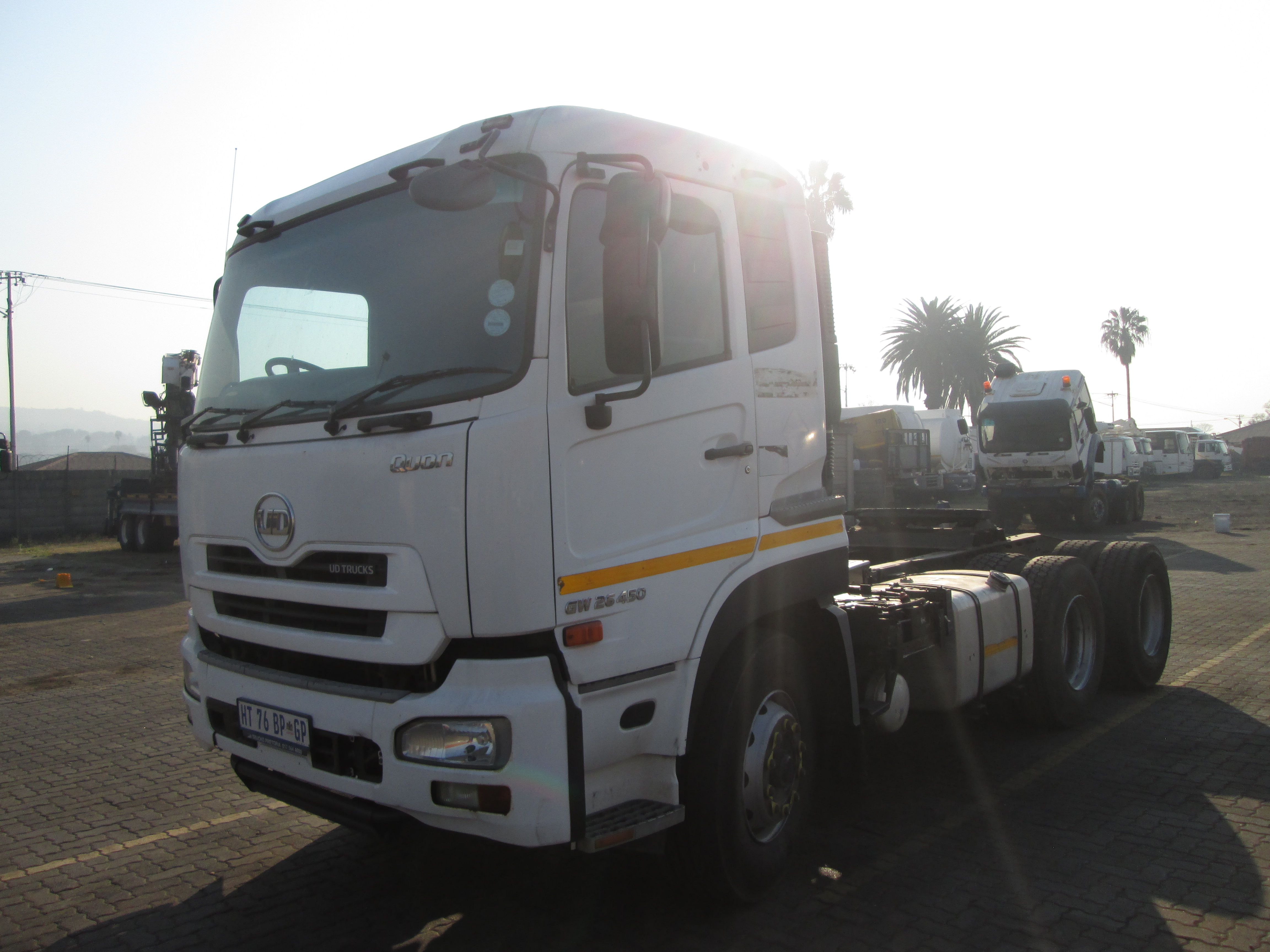 2018 UD QUON GW26-450 TRUCK TRACTOR 253087KM - Image 4