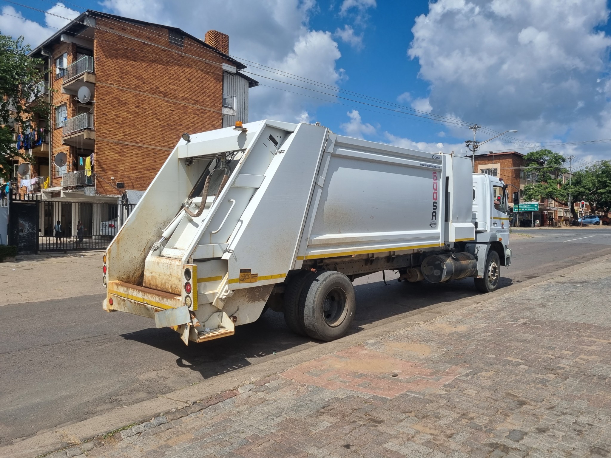 2018 FUSO FJ16-230 13CUBE COMPACTOR - Image 7