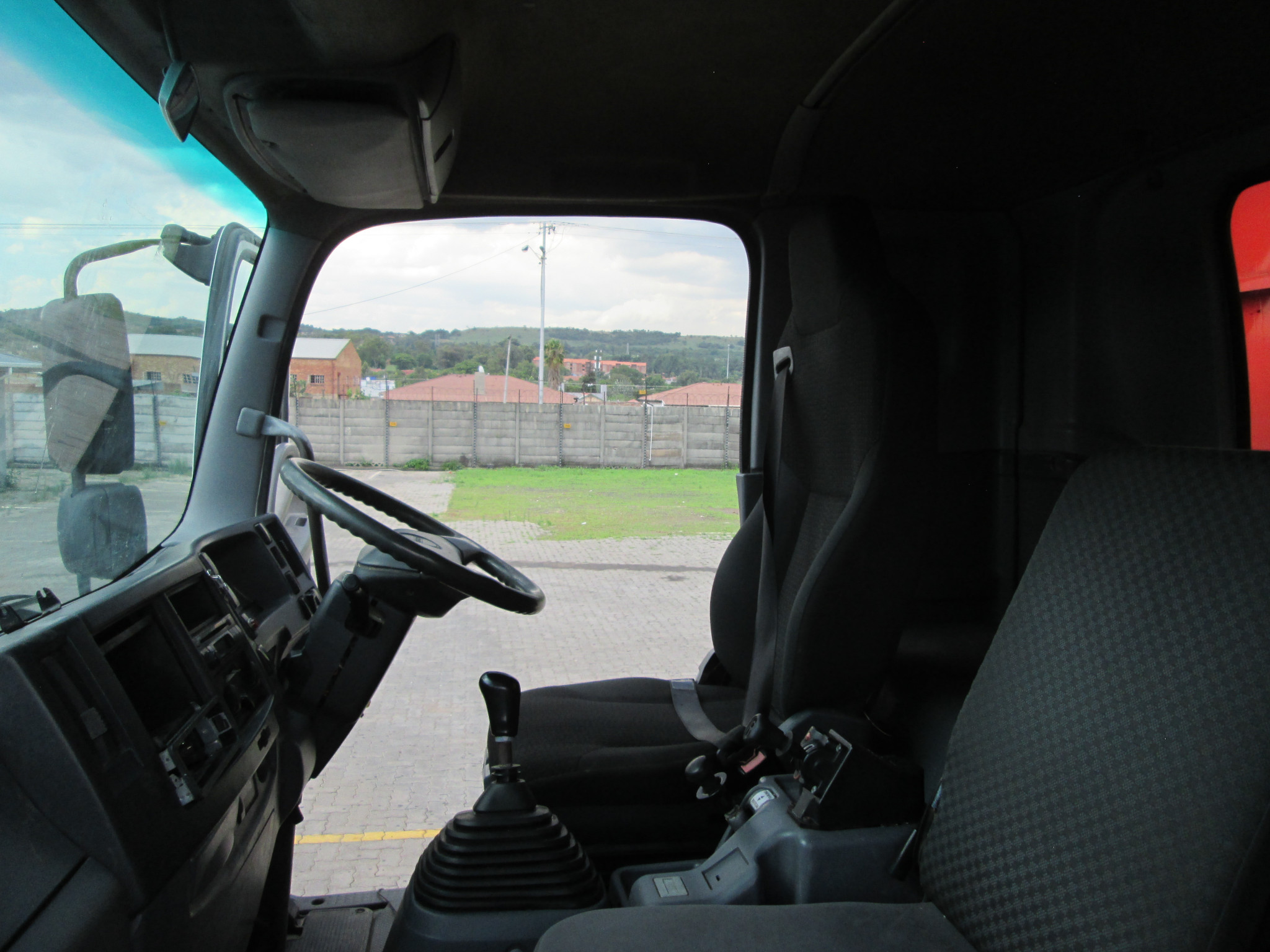 2013 ISUZU FVZ1400 10CUBE TIPPER - Image 11