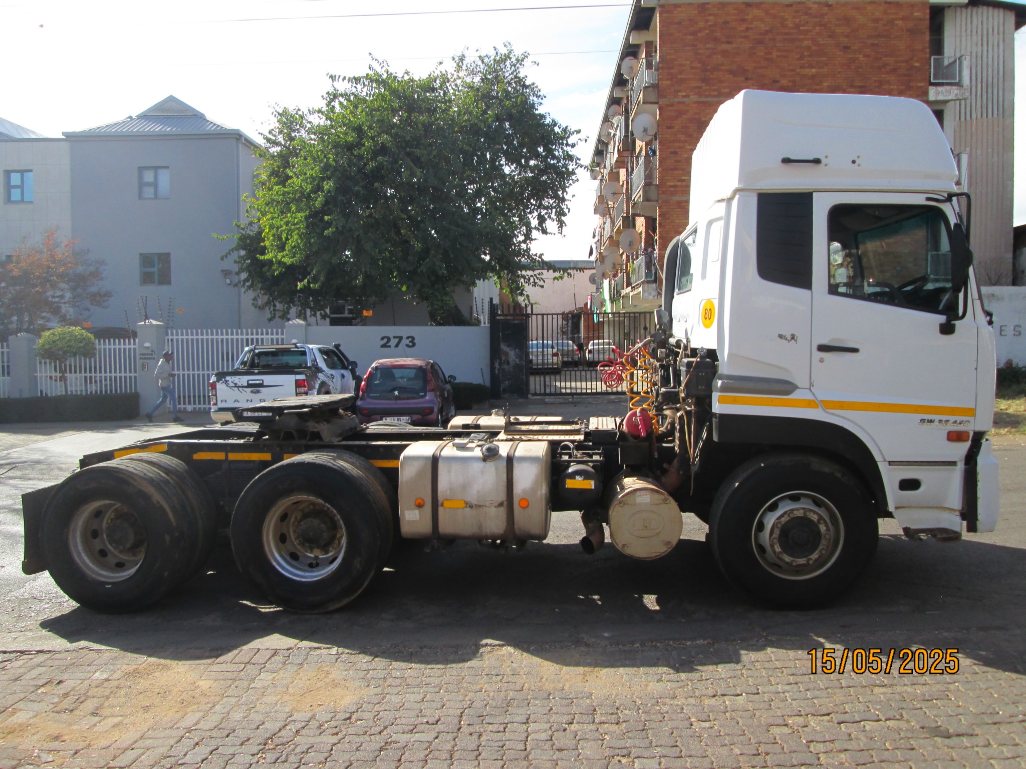 2015 UD QUON GW26-450 TRUCK TRACTOR - Image 8