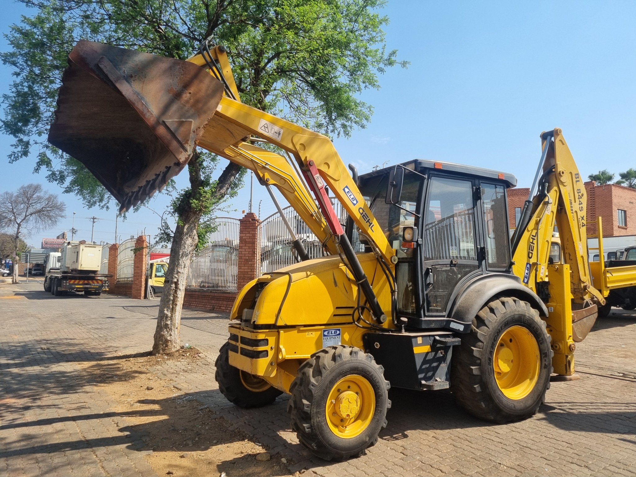 2019 MANITOU BL 844S X4  GEHL TLB - Image 5