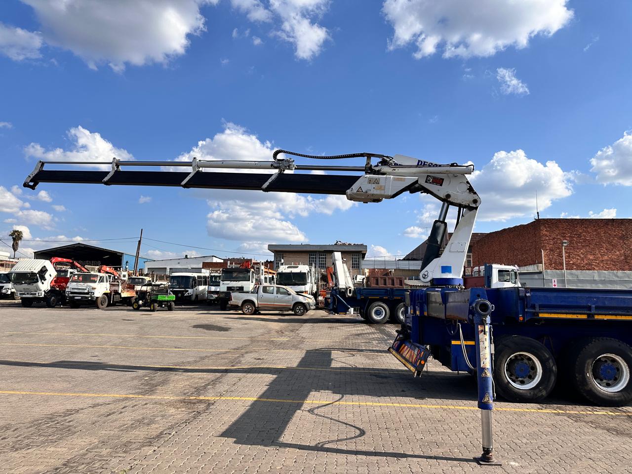 2001 MERCEDES BENZ 3235 ACTROS MP1 TWINSTEER 12TON DROPSIDE  WITH PESCI SPE560 CRANE - Image 8