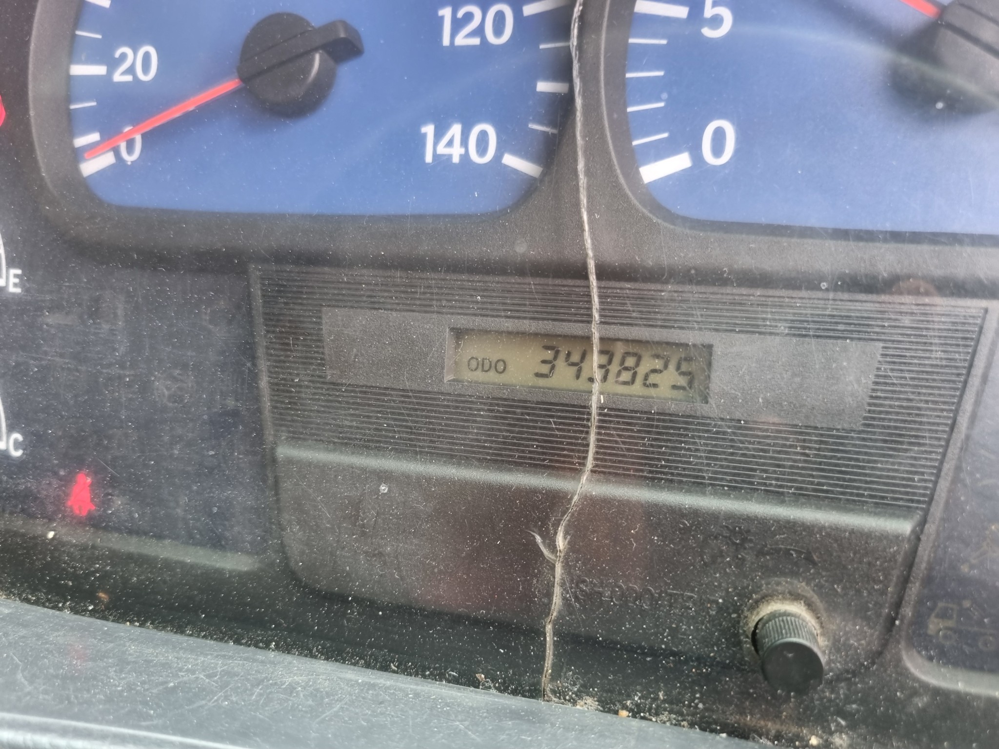 2013 UD330 14TON TRUCK WITH THERMO KING FRIDGE UNIT - Image 9