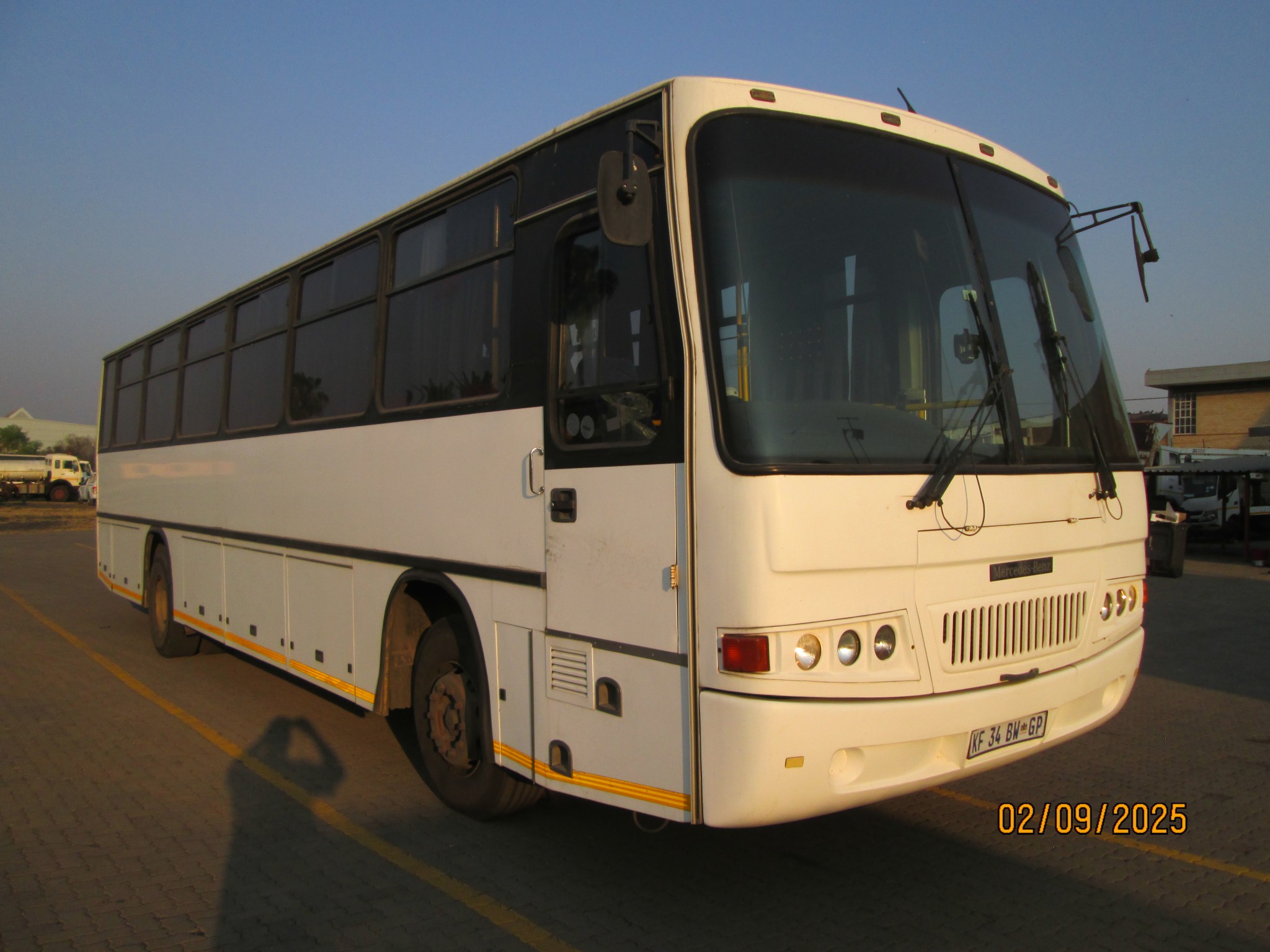 2009 MERCEDES BENZ 1730 60 SEATER BUS - Image 1