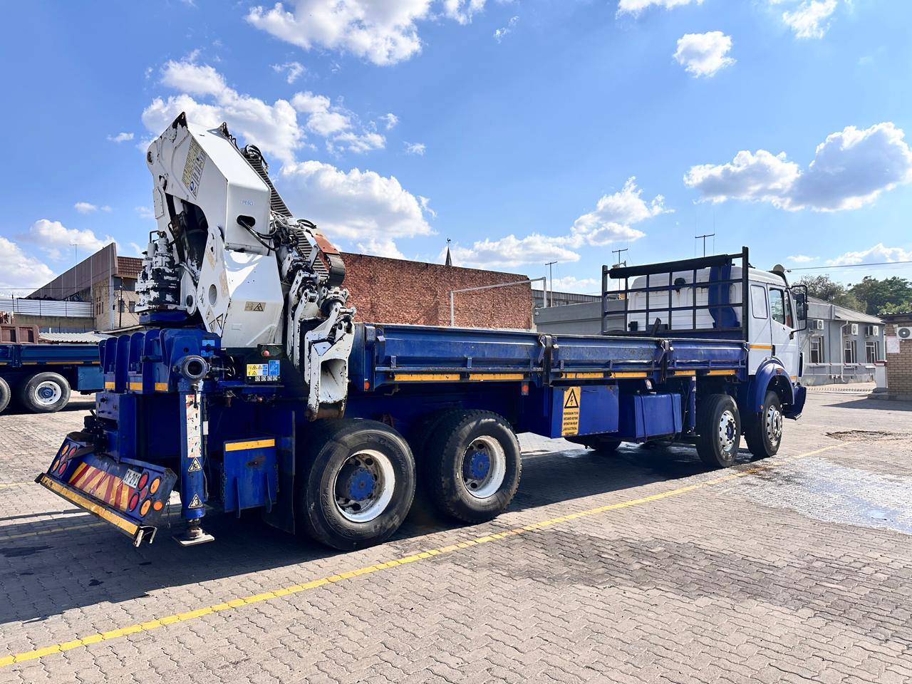 2001 MERCEDES BENZ 3235 ACTROS MP1 TWINSTEER 12TON DROPSIDE  WITH PESCI SPE560 CRANE - Image 17