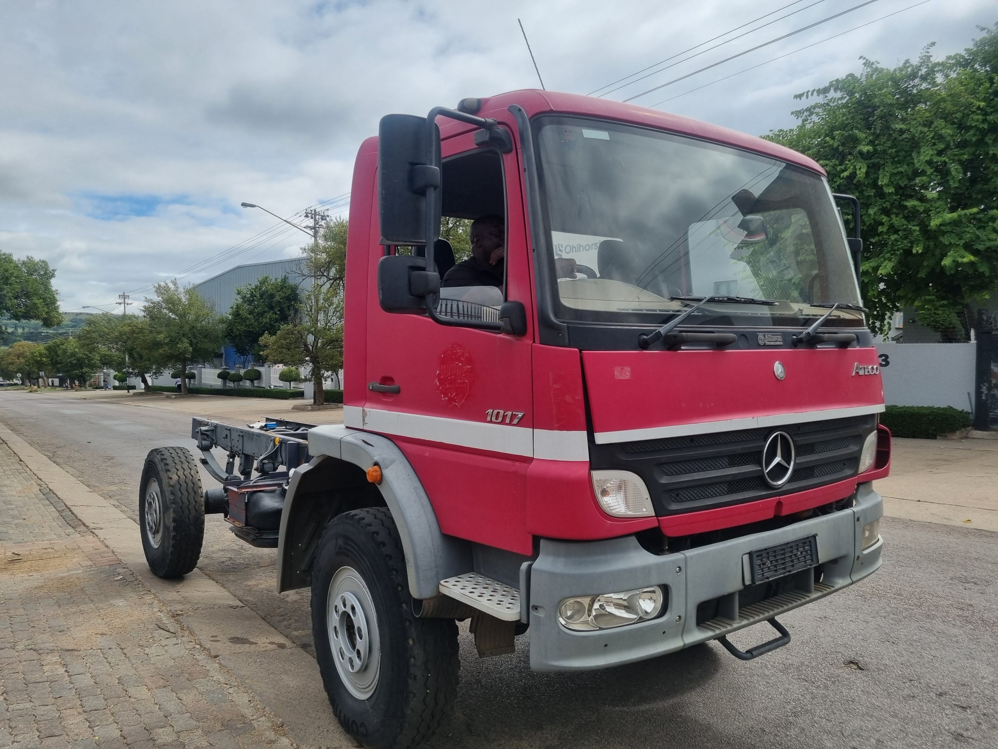 2007 MERCEDES BENZ 1017 4X4 CHASSIS CAB - Image 1