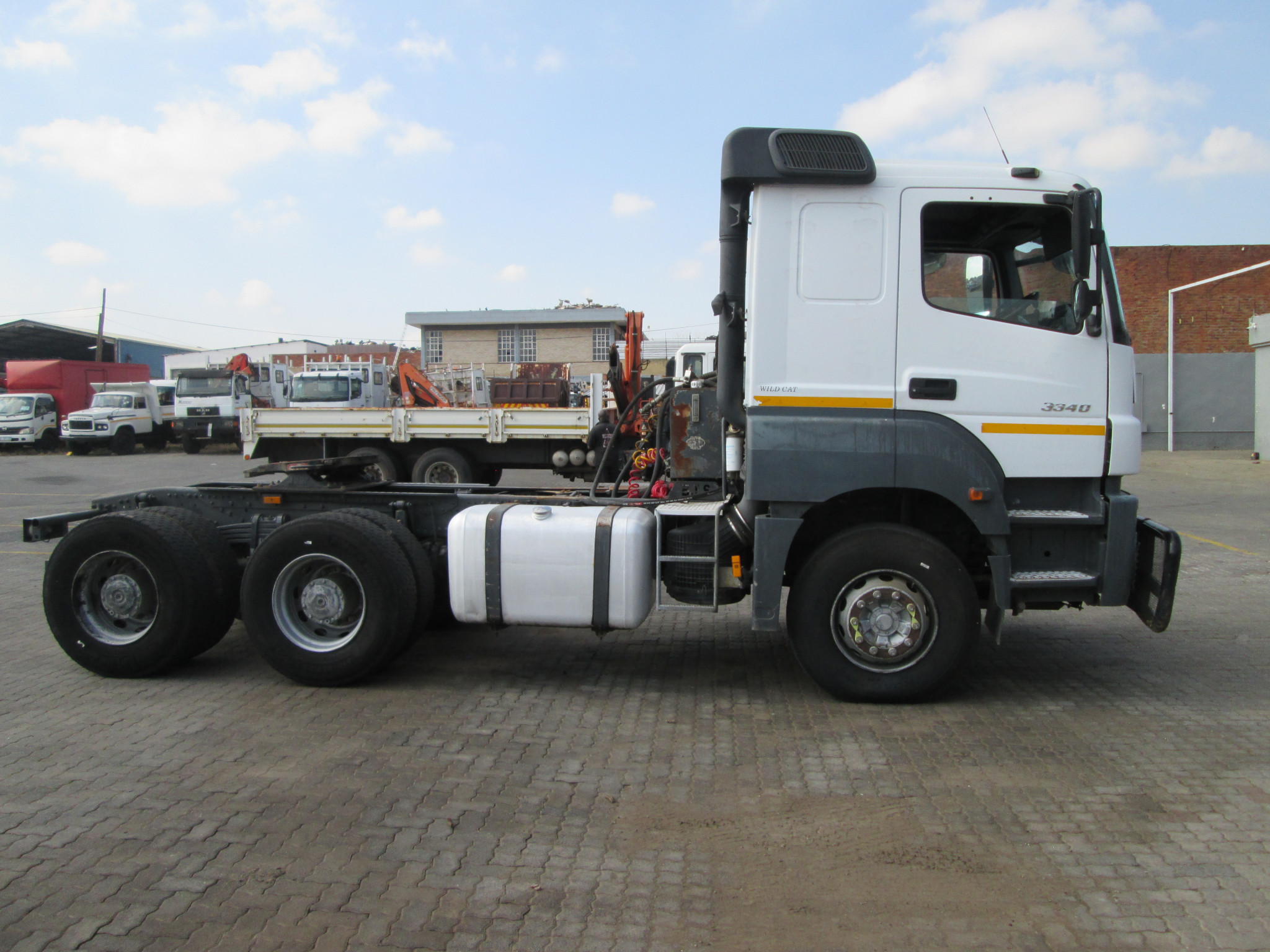 2018 MERCEDES BENZ 3340 AXOR TRUCK TRACTOR 262859KM - Image 8