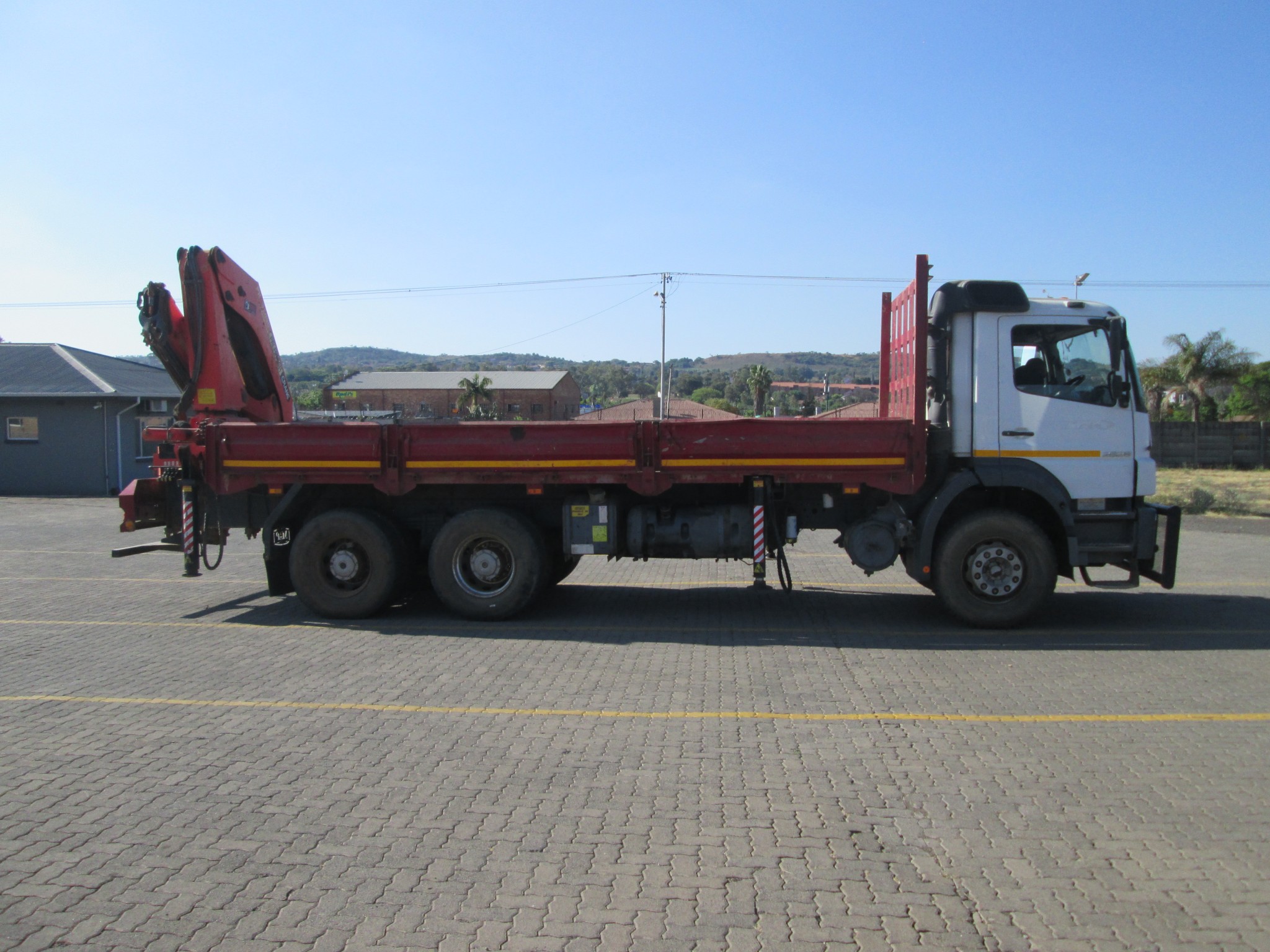 2011 MERCEDES BENZ 2628 AXOR 12TON DROPSIDE WITH PK32080 - Image 8