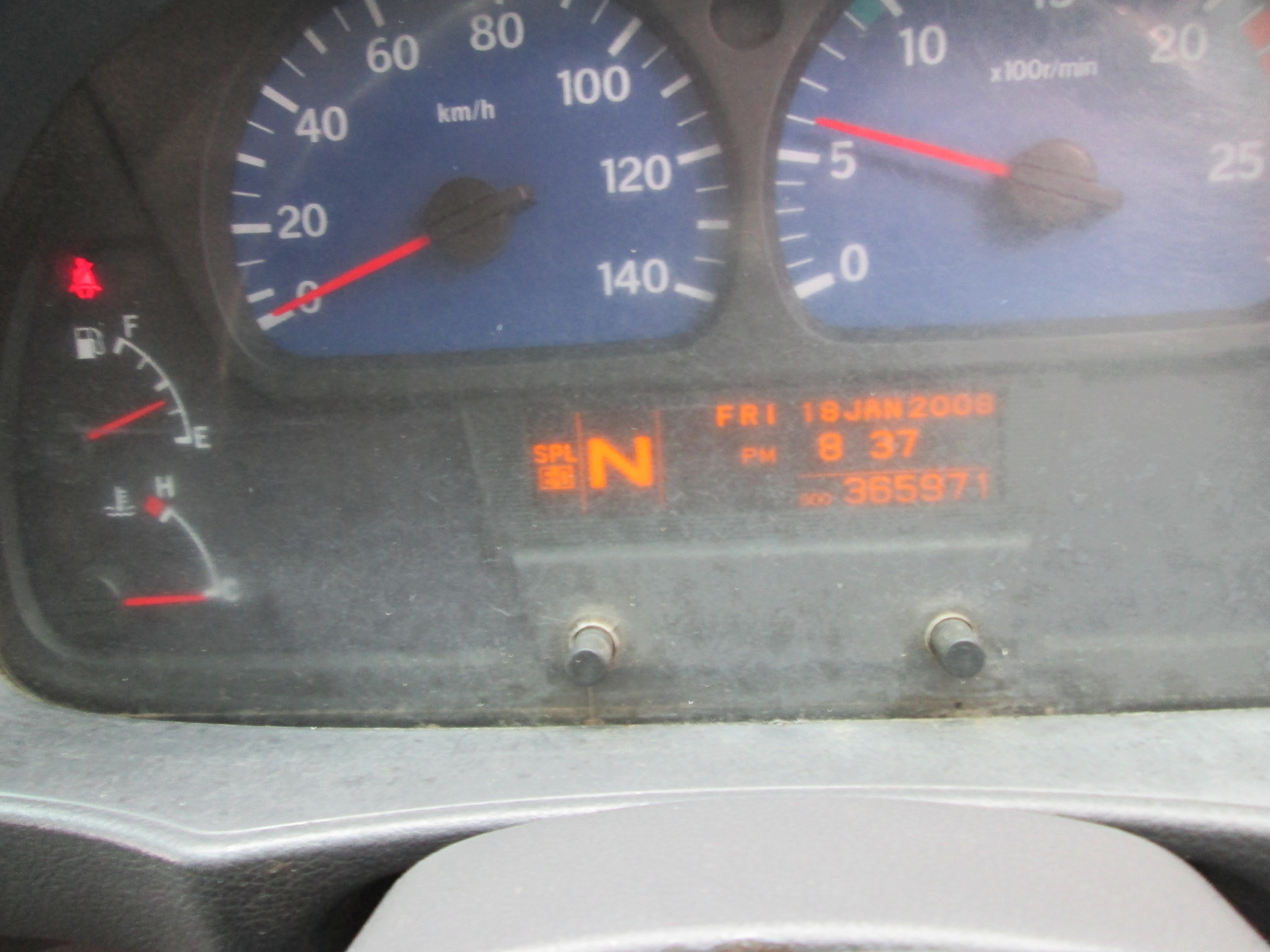 2018 UD QUON GW26-450 TRUCK TRACTOR 365971KM - Image 9