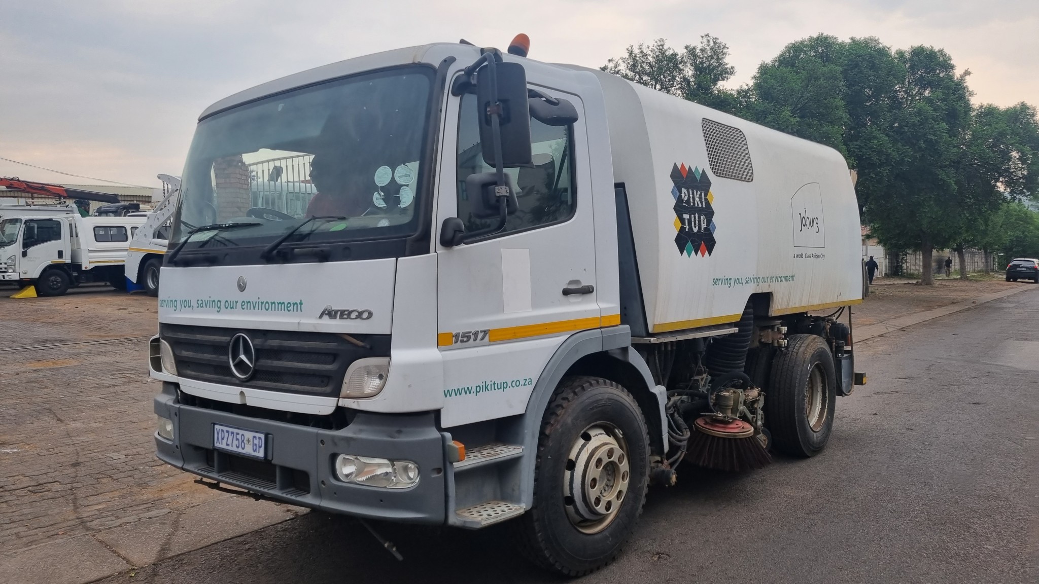 2008 MERCEDES BENZ 1517 ATEGO ROAD SWEEPER - Image 3
