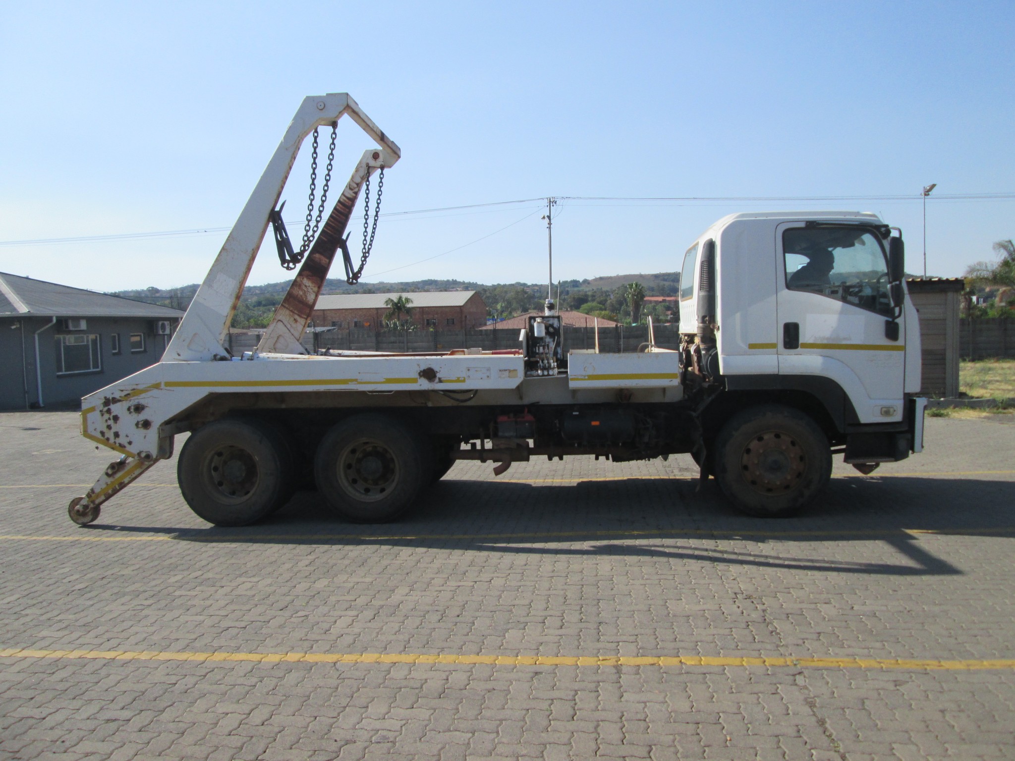 2014 ISUZU FVZ1400 16TON SKIPLOADER  - Image 8