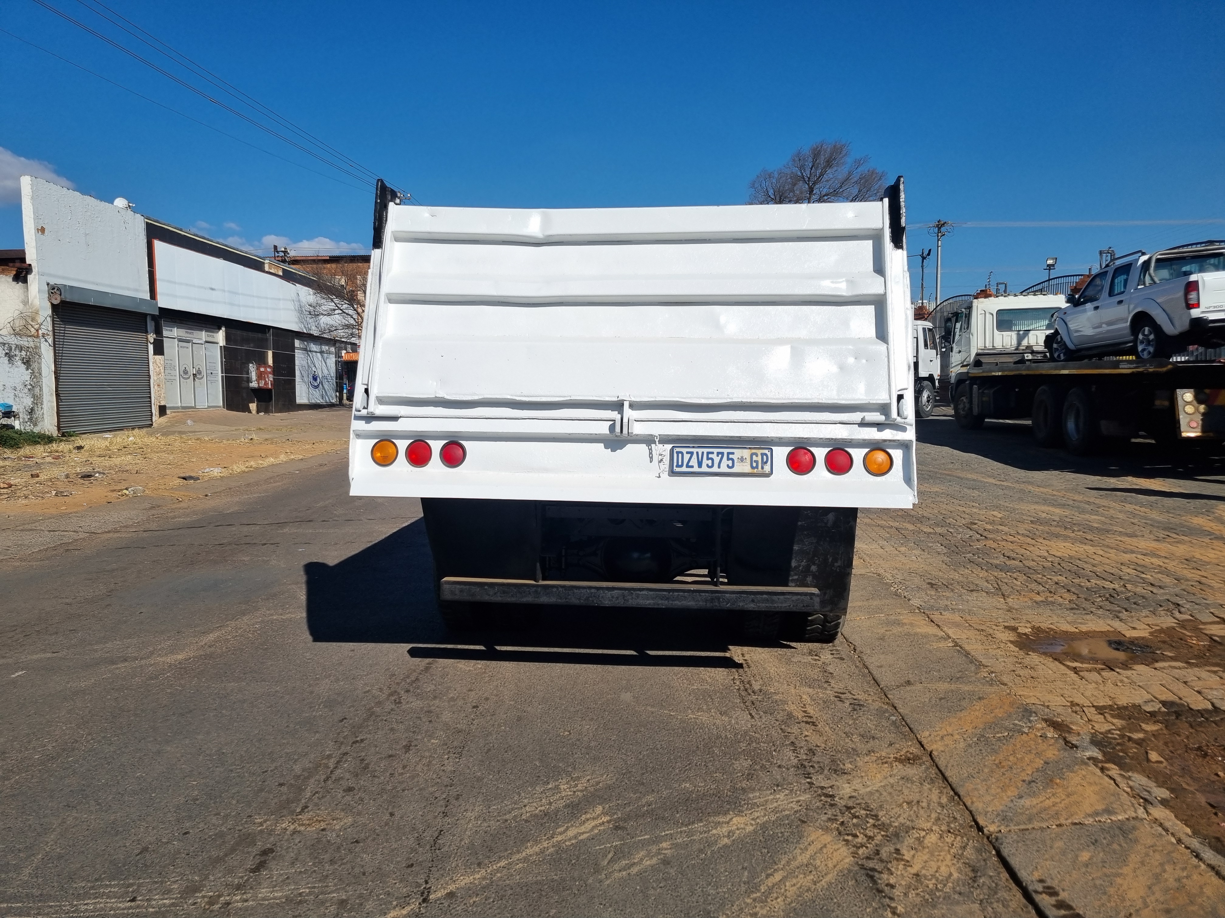 1998 HINO 14.143 6CUBE TIPPER - 224683KM - Image 6