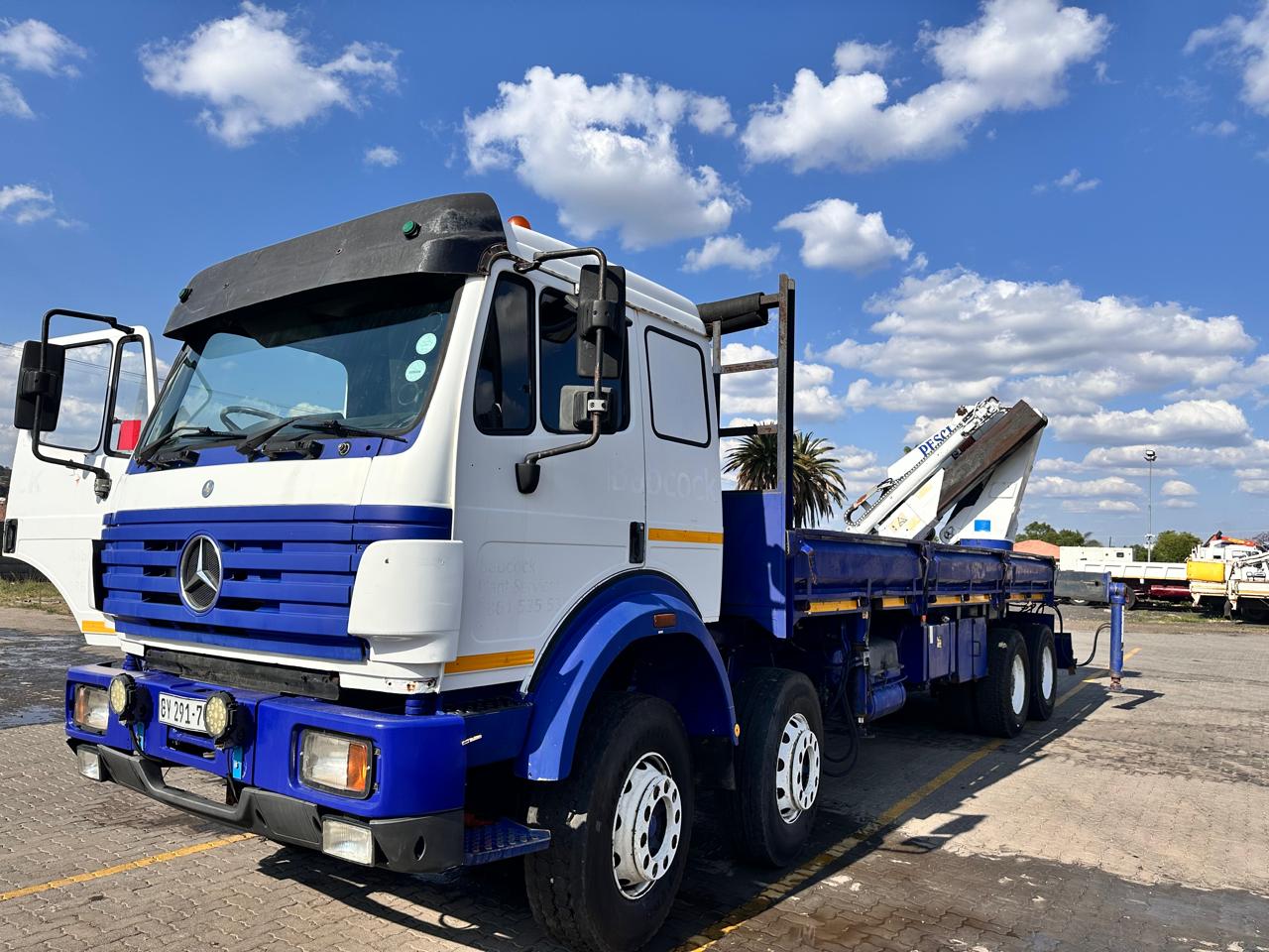 2001 MERCEDES BENZ 3235 ACTROS MP1 TWINSTEER 12TON DROPSIDE  WITH PESCI SPE560 CRANE - Image 6